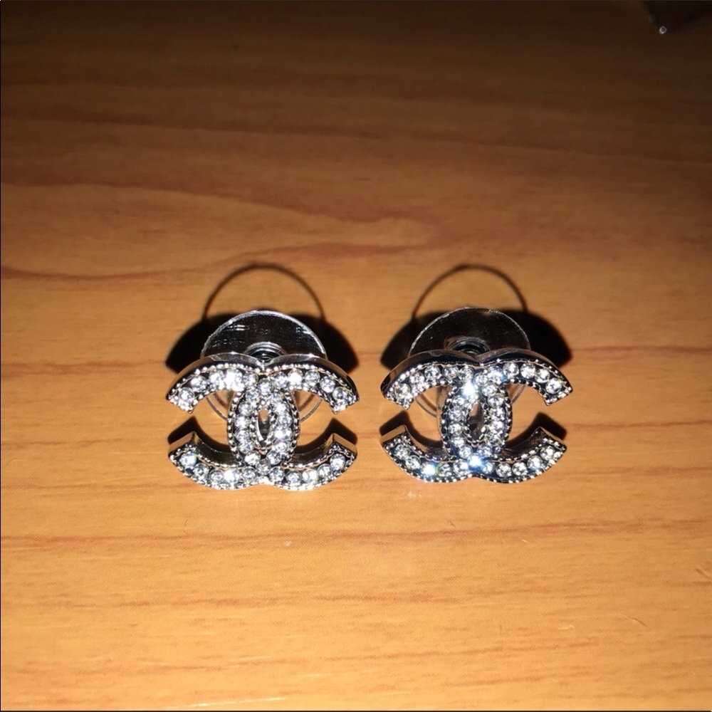 Chanel classic earrings